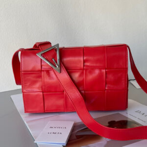 BOTTEGA VENETA CASSETTE