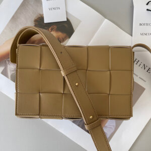 BOTTEGA VENETA CASSETTE