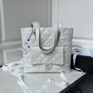 CL SHOPPING BAG SHINY LAMBSKIN